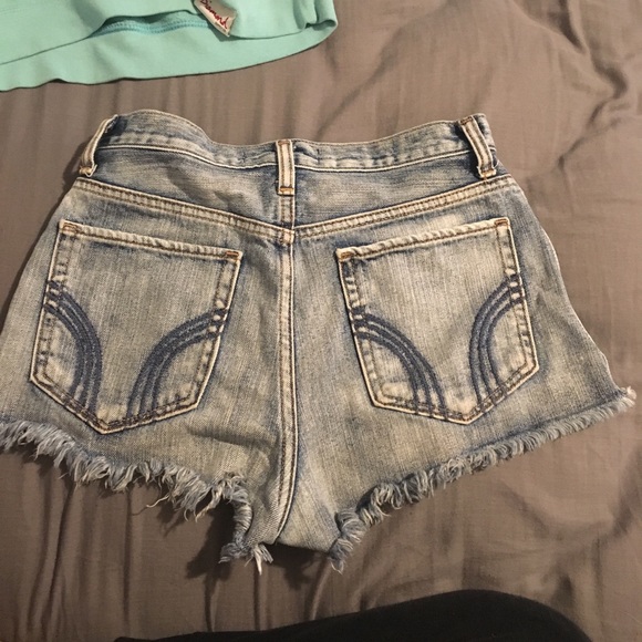Holister shorts - Picture 2 of 2